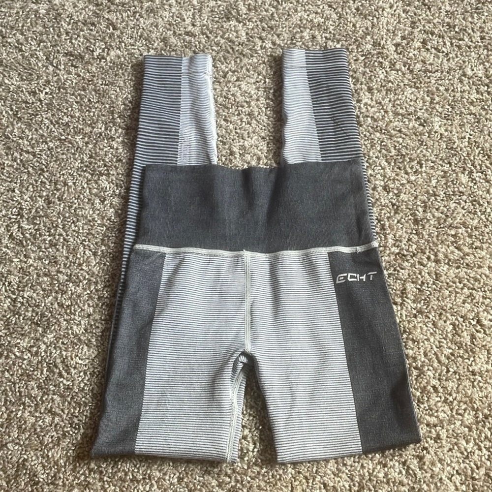 Echt high rise grey stripe legging